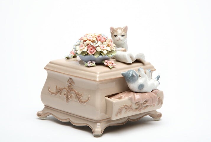 Ceramic Kittens With Dresser Music Box, Home D&#xE9;cor, Gift for Her, Gift for Mom, Kitchen D&#xE9;cor, Cat Lovers Gift, Pet Loss Gift