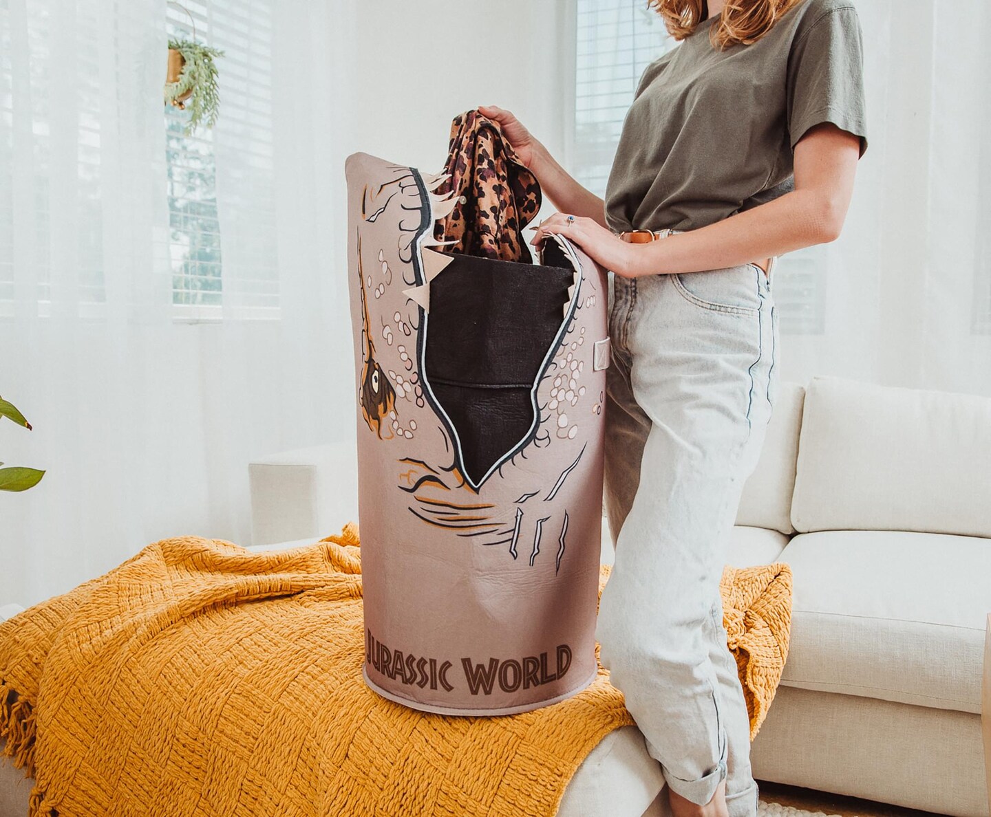 Jurassic World T-Rex Laundry Hamper - Thumbnail 3