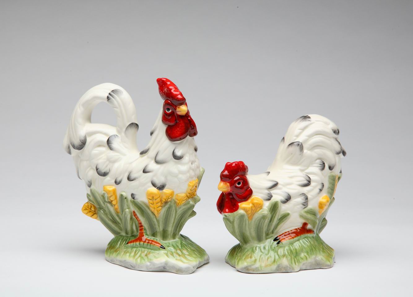Ceramic Black &#x26; White Rooster Salt &#x26; Pepper Shakers, Home D&#xE9;cor, Gift for Her, Gift for Mom, Kitchen D&#xE9;cor, Farmhouse Decor