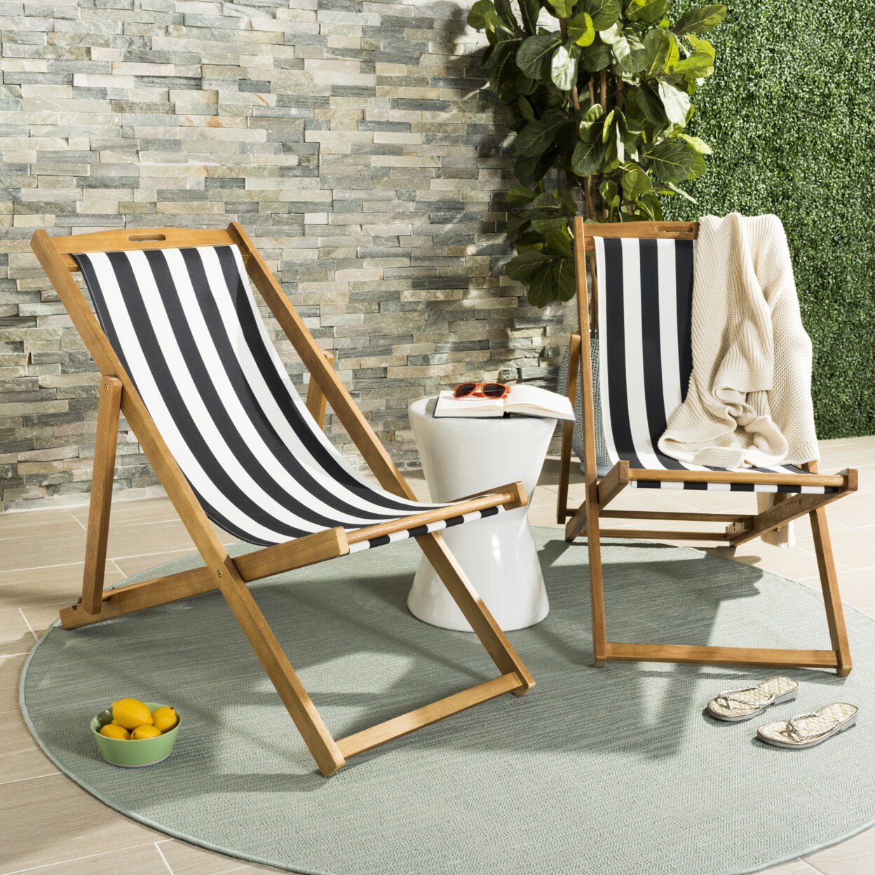 Safavieh   Outdoor Collection Loren Foldable Sling Chair Natural/Black/White