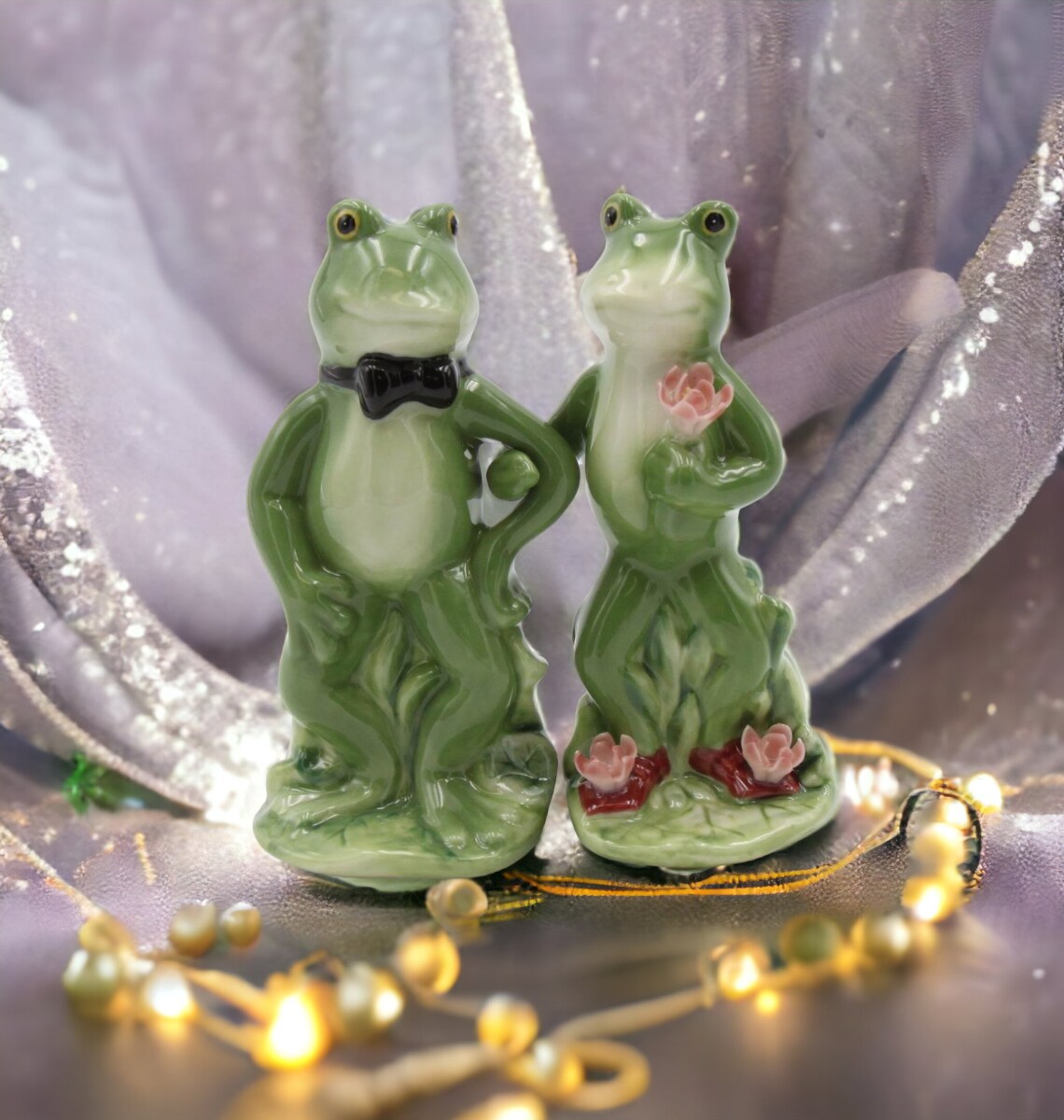 Ceramic Frog Couple Salt &#x26; Pepper Shakers, Wedding D&#xE9;cor, Wedding Gift, Anniversary D&#xE9;cor, Anniversary Gift, Home Decor, Kitchen Decor