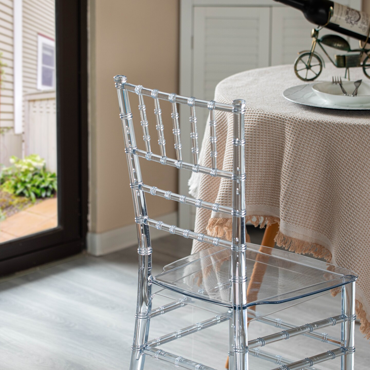 Modern Acrylic Stackable Chiavari Dining Chair, Clear Party Chair, Ctystal Acrylic Chair for Events and Weddings