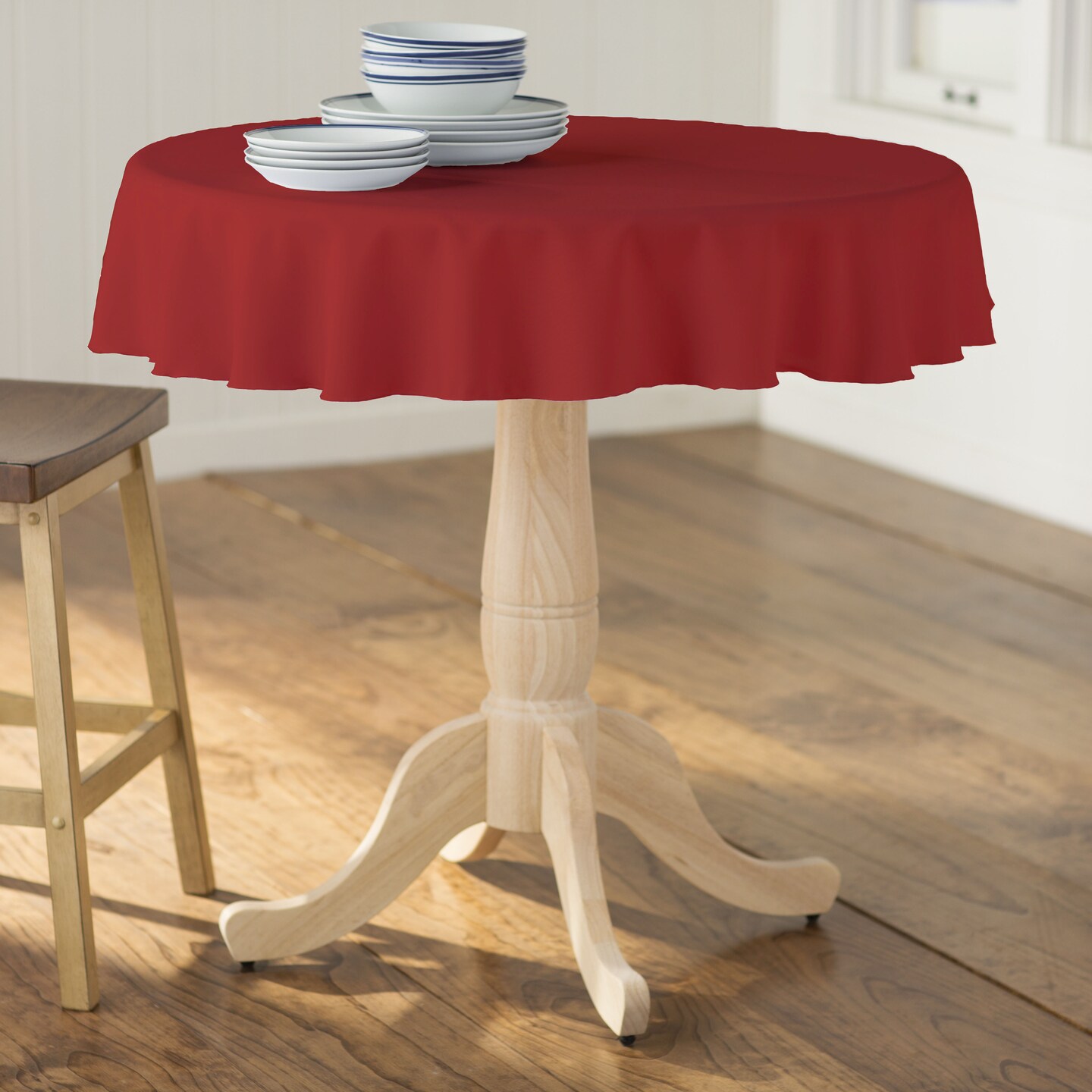 Modern Polyester Poplin Serged Edge Round Tablecloth 51in Overlay