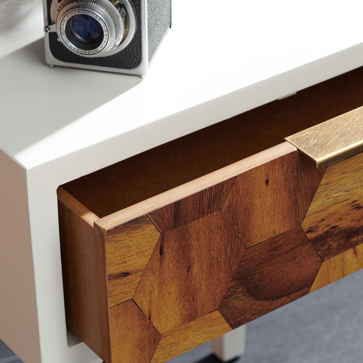 Safavieh   Nilo 1-Drawer Accent Table White / Natural