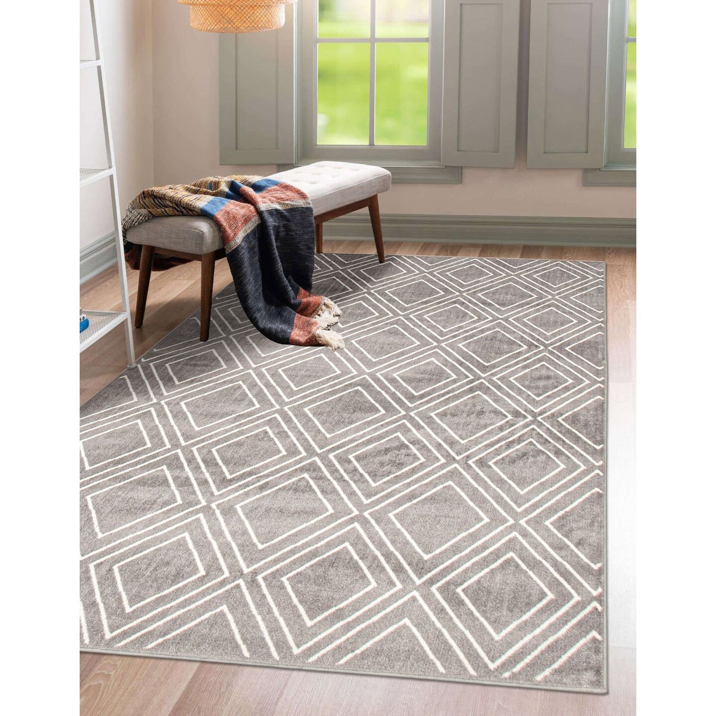 Chaudhary Living 7.75' x 10' Gray and White Geometric Rectangular Area Throw Rug