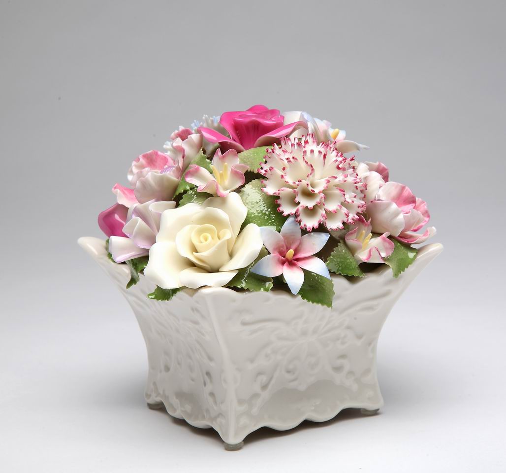 Pretty Petals: Elegant Handcrafted Ceramic Flowers Bouquet Music Box with Removable &#x22;God Loves You&#x22; Pendant - Edelweiss