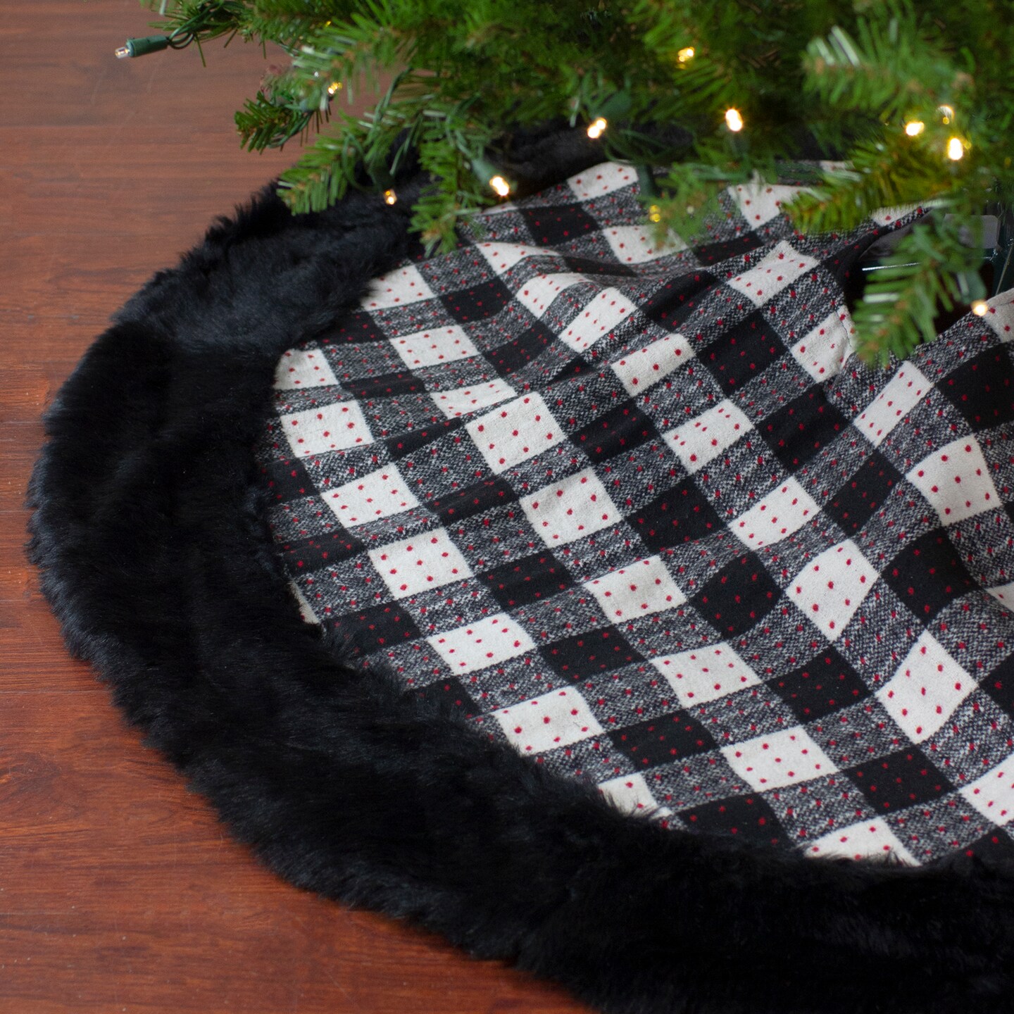 Northlight Buffalo Plaid Christmas Tree Skirt - 48" - Black and White