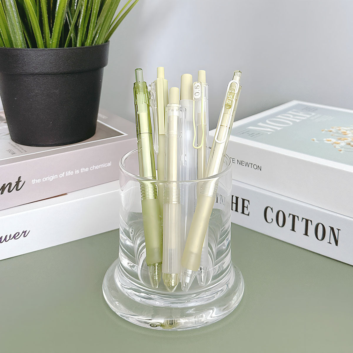 Wrapables Retractable Rollerball Pens and Highlighter Set, 0.5mm Black Gel Ink Pens for Home, Office, Stationery (Set of 6)