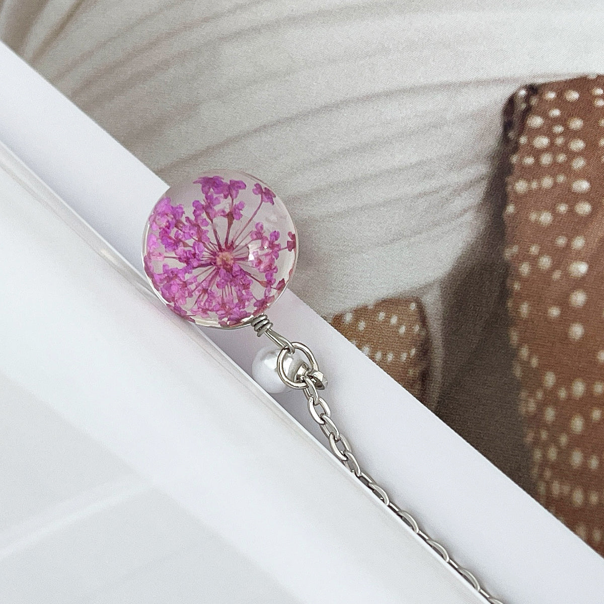 Wrapables Metal Leaf Bookmark with Charm for Book Lovers & Readers (Set of 2)