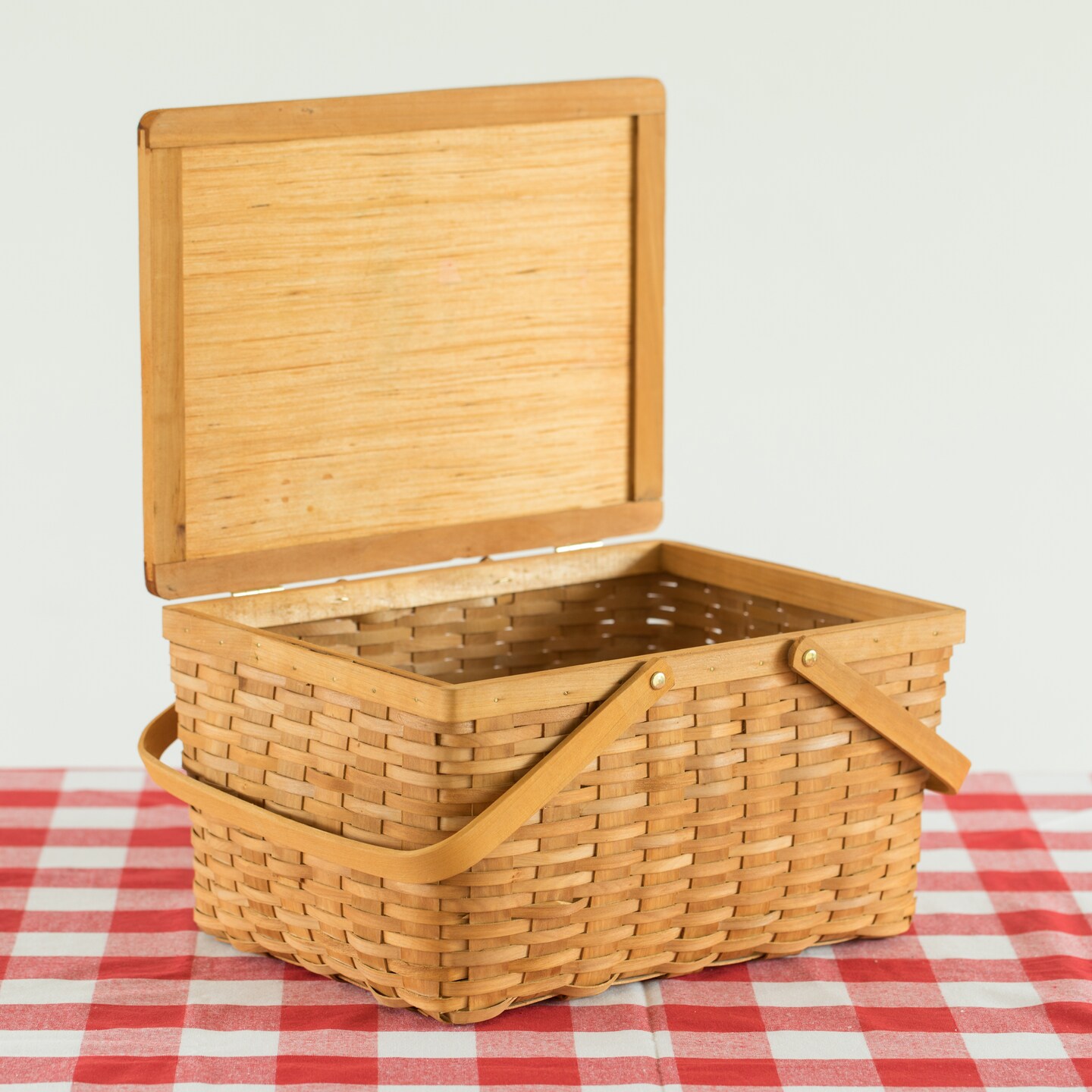 Woodchip Picnic Storage Basket with Cover and Movable Handles