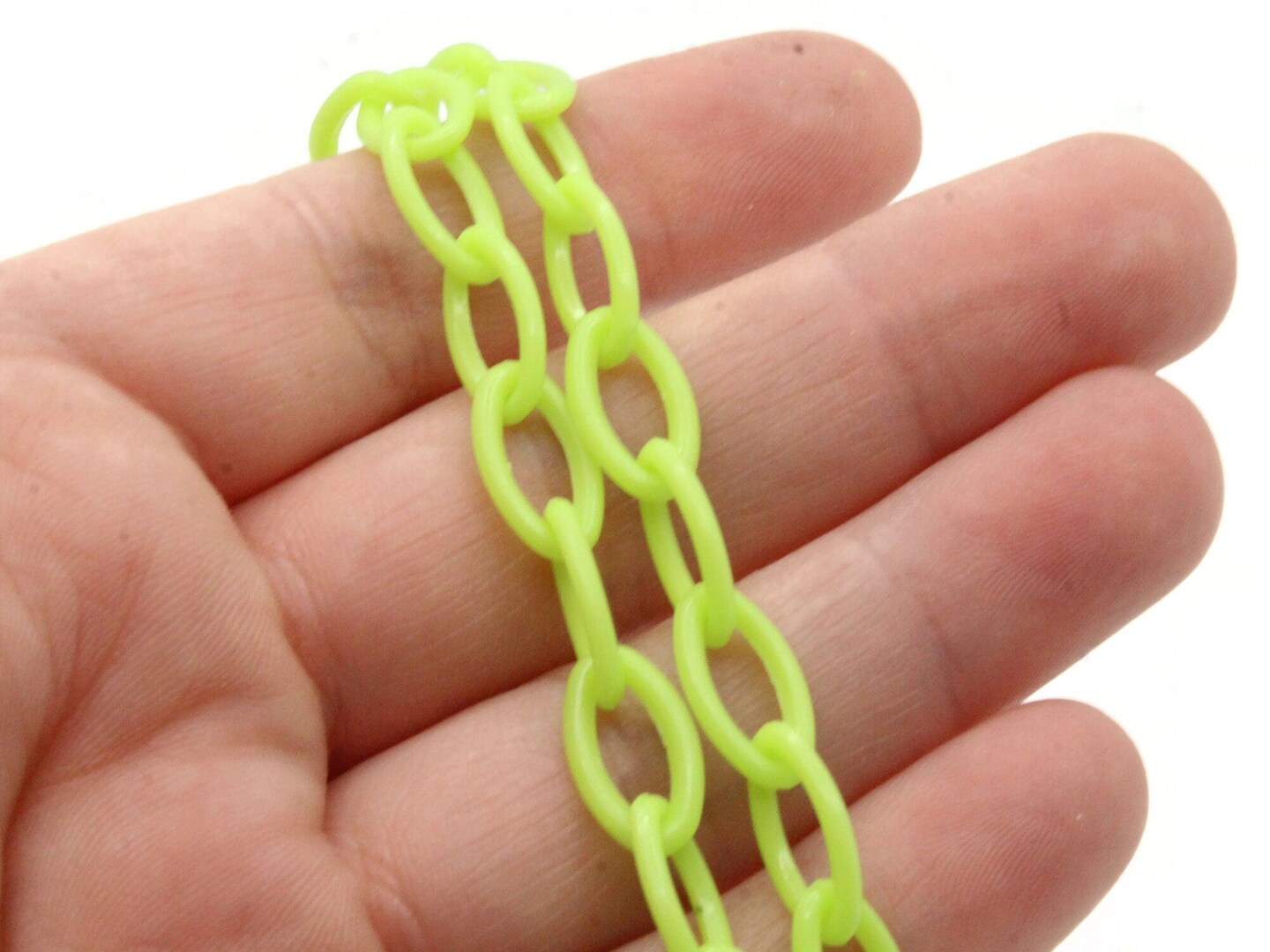 15.75 Inch Neon Green Plastic Oval Chain - 40cm chain - 13x8mm links