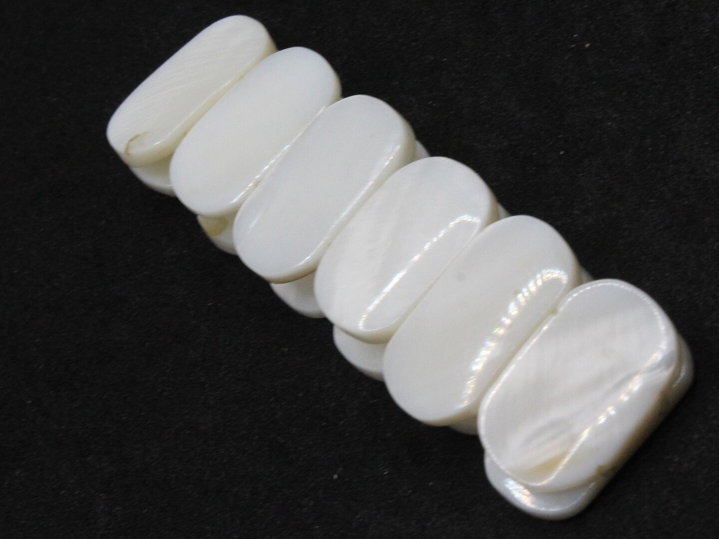 12 29mm Flat Oval Mother of Pearl 2 Hole Creamy White Beads