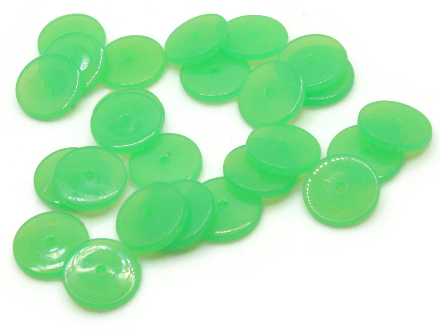 25 14mm Light Green Vintage Plastic Flat Disc Beads