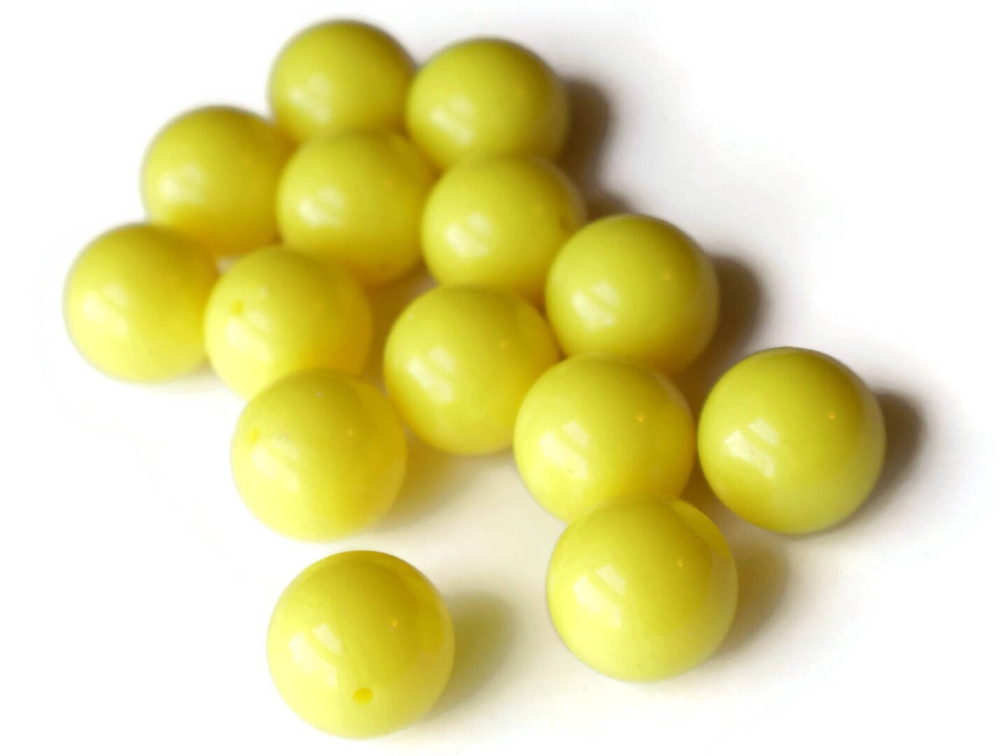 14 16mm Round Yellow Vintage Plastic Beads Ball Beads Sunshine Beads