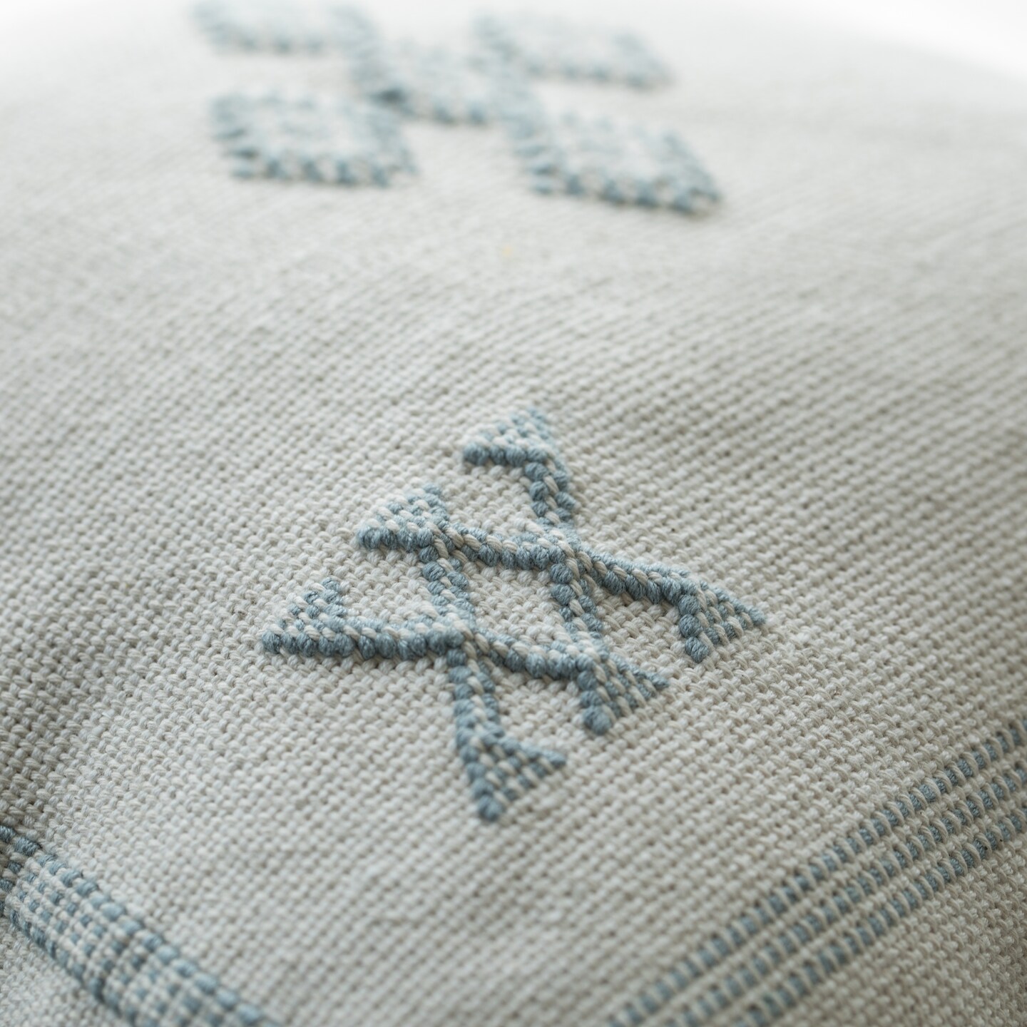 16" Throw Pillow Cover with Southwest Tribal Pattern and Corner Tassels