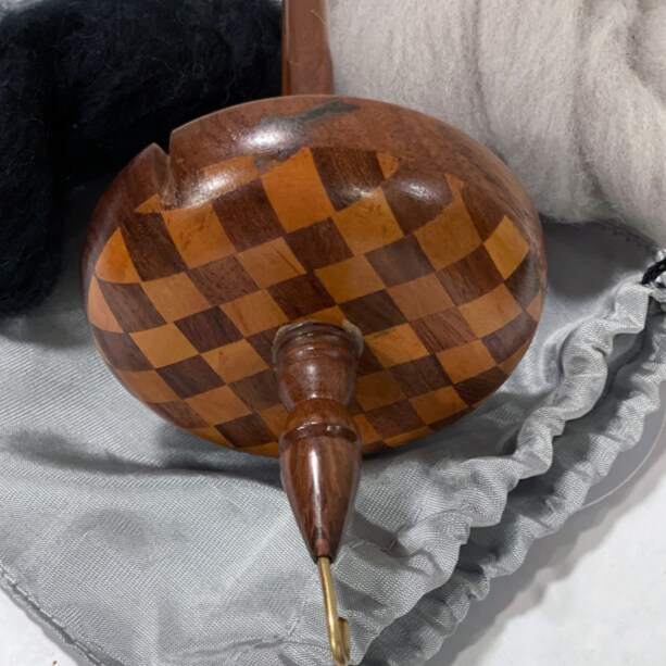 My Two Ladies Top Whorl Drop Spindle Kit, w/Silver Pouch, Exclusive  Checkerboard Pattern