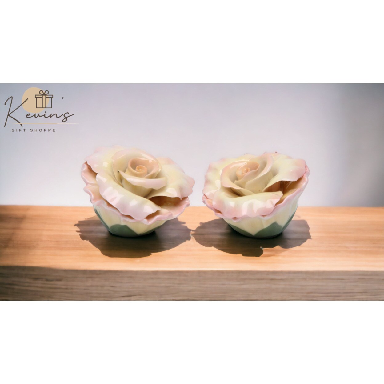kevinsgiftshoppe Hand Crafted Ceramic Rose Flower Salt and Pepper Shakers Home Decor   Kitchen Decor
