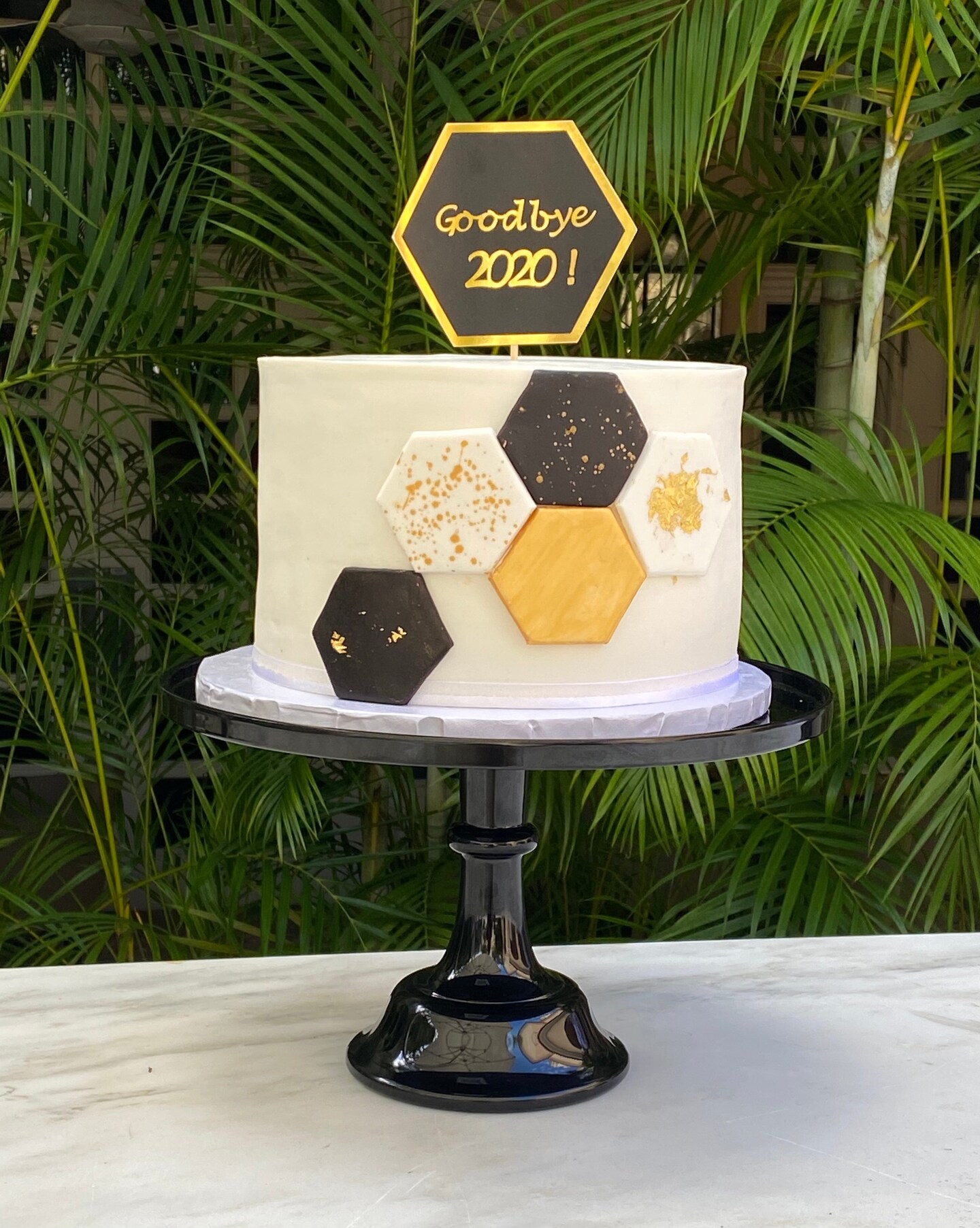 Durable Black Melamine Pedestal Cake Stand – Elegant 11.5" Dessert Display for Events, Parties & Celebrations