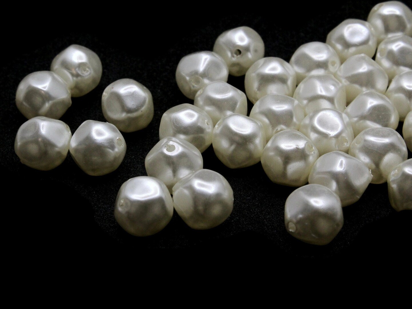 40 10mm White Round Nugget Vintage Cultura Pearls White Plastic Beads