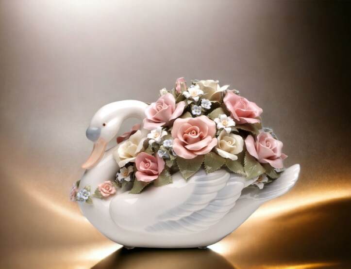 Ceramic Large Swan With Flowers Music Box, Home D&#xE9;cor, Gift for Her, Gift for Mom, Wedding Gift