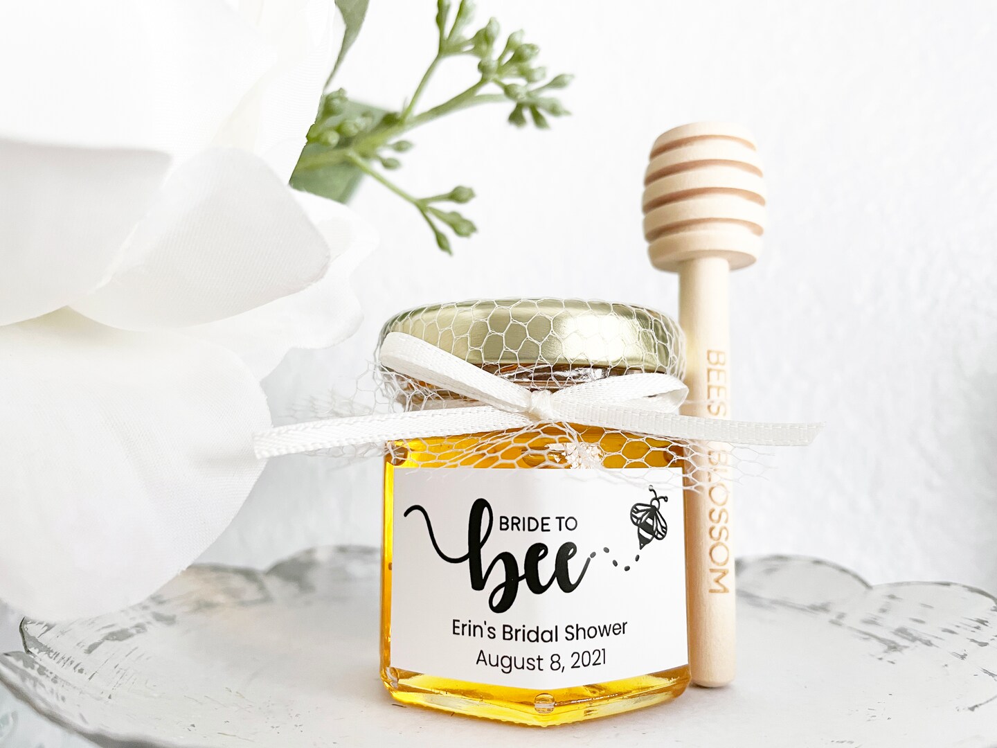 2oz Custom Elegant Honey Jar Favors with Optional Mesh - Honey Wedding  Favors, Honey Bridal Shower Favors, Honey Baby Shower Favors