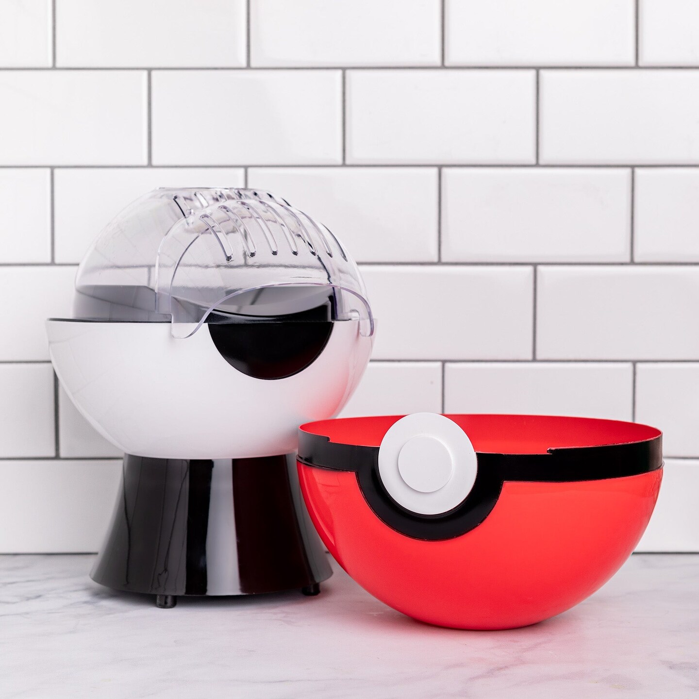Uncanny Brands Pok&#xE9;mon Pokeball Popcorn Maker