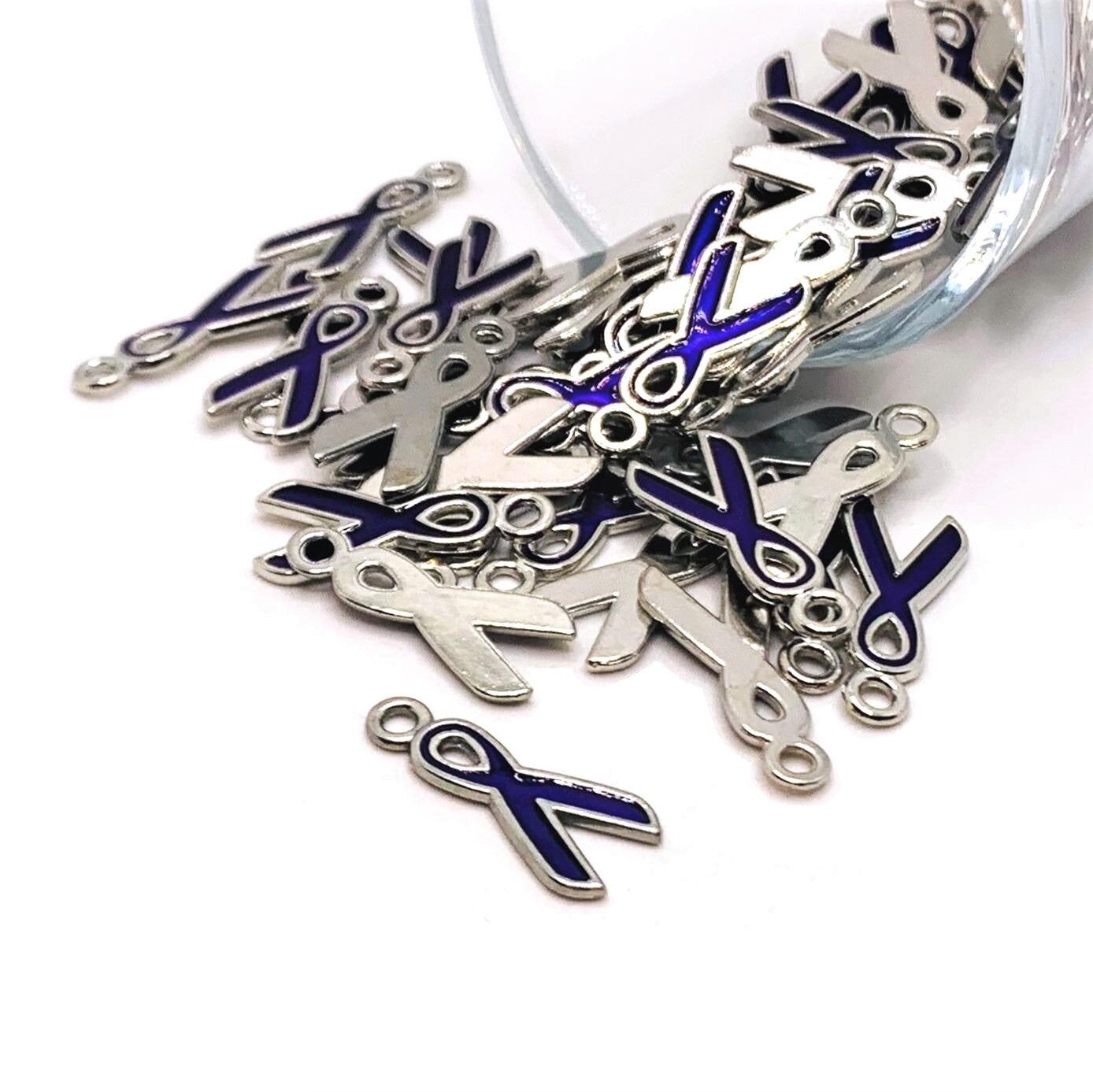 4, 20 or 50 Pieces: Purple Awareness Alzheimer&#x27;s Ribbon Charms