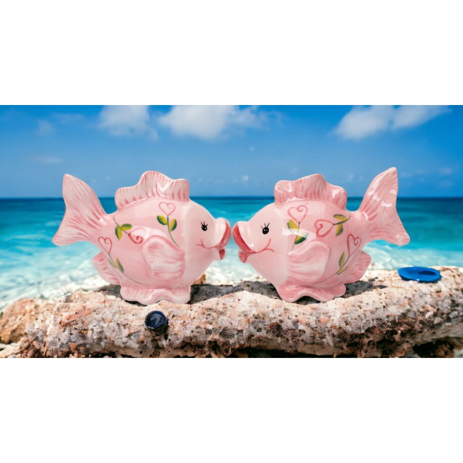 kevinsgiftshoppe Ceramic Pink Fish with Hearts Salt and Pepper Shakers