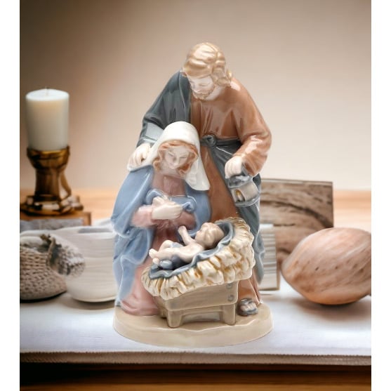 LLADRÓ Nativity Figurine. Porcelain The Holy Family Figure. : :  Home