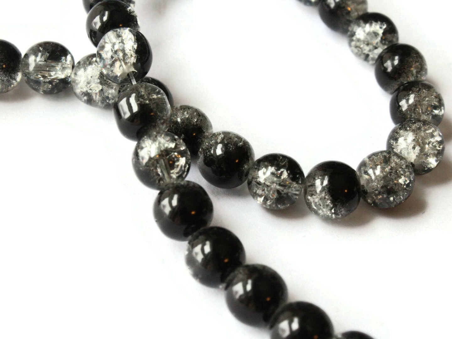 52 8mm Black and White Round Crackle Glass Beads