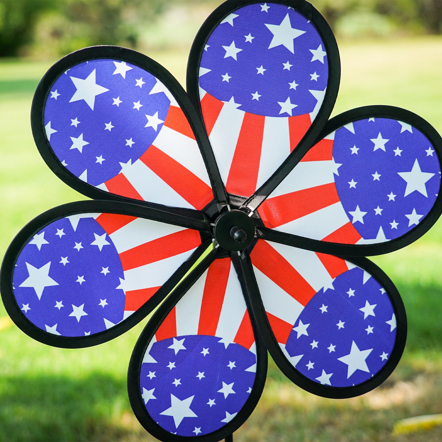 In the Breeze 2632 &#x2014; 12-inch Patriot Star Flower Spinner, Garden Wind Spinner