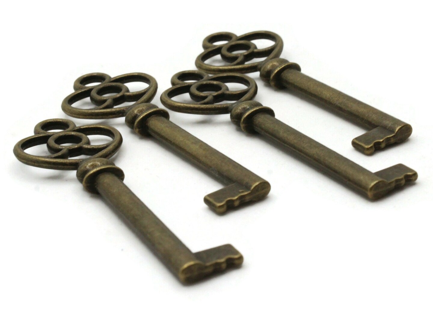4 61mm Antique Bronze Heart and Loop Metal Skeleton Key Charms