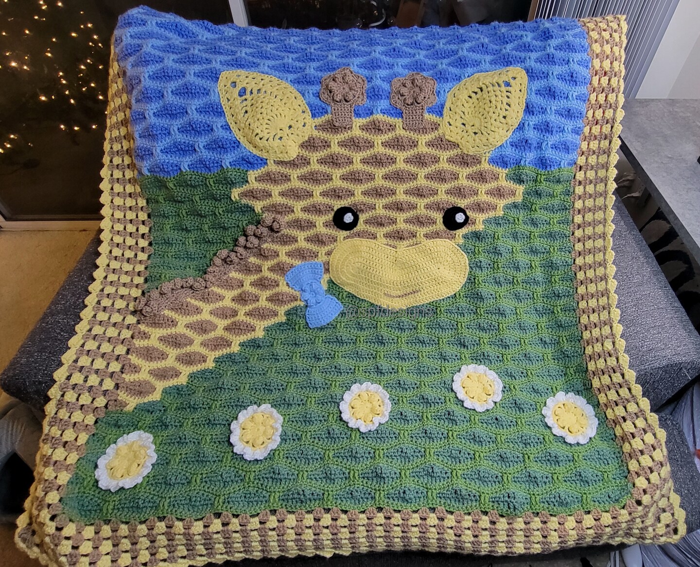 product name is Giraffe Baby Blanket