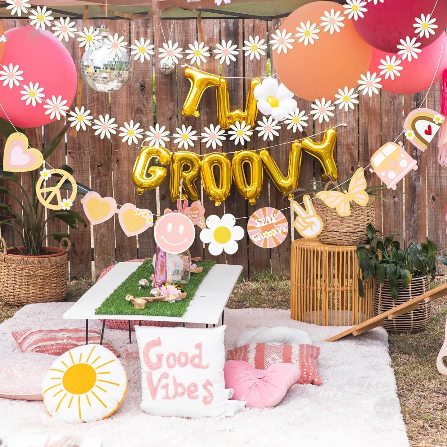 Groovy Party Decoration Garland 5Pcs, Groovy Hippie Banner Daisy Boho Tassel Garland Decor, Pre Strung Pom Pom Spring Party Supplies Hippie Party Decorations for Wall Window Home Room