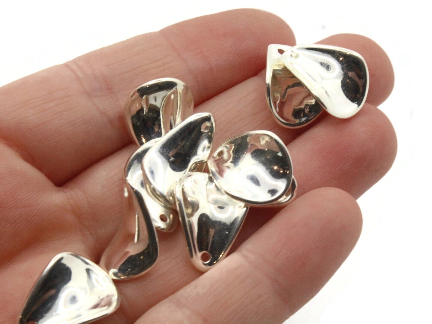 10 17mm Curved Pear Teardrop Vintage Silver Plated Plastic Beads