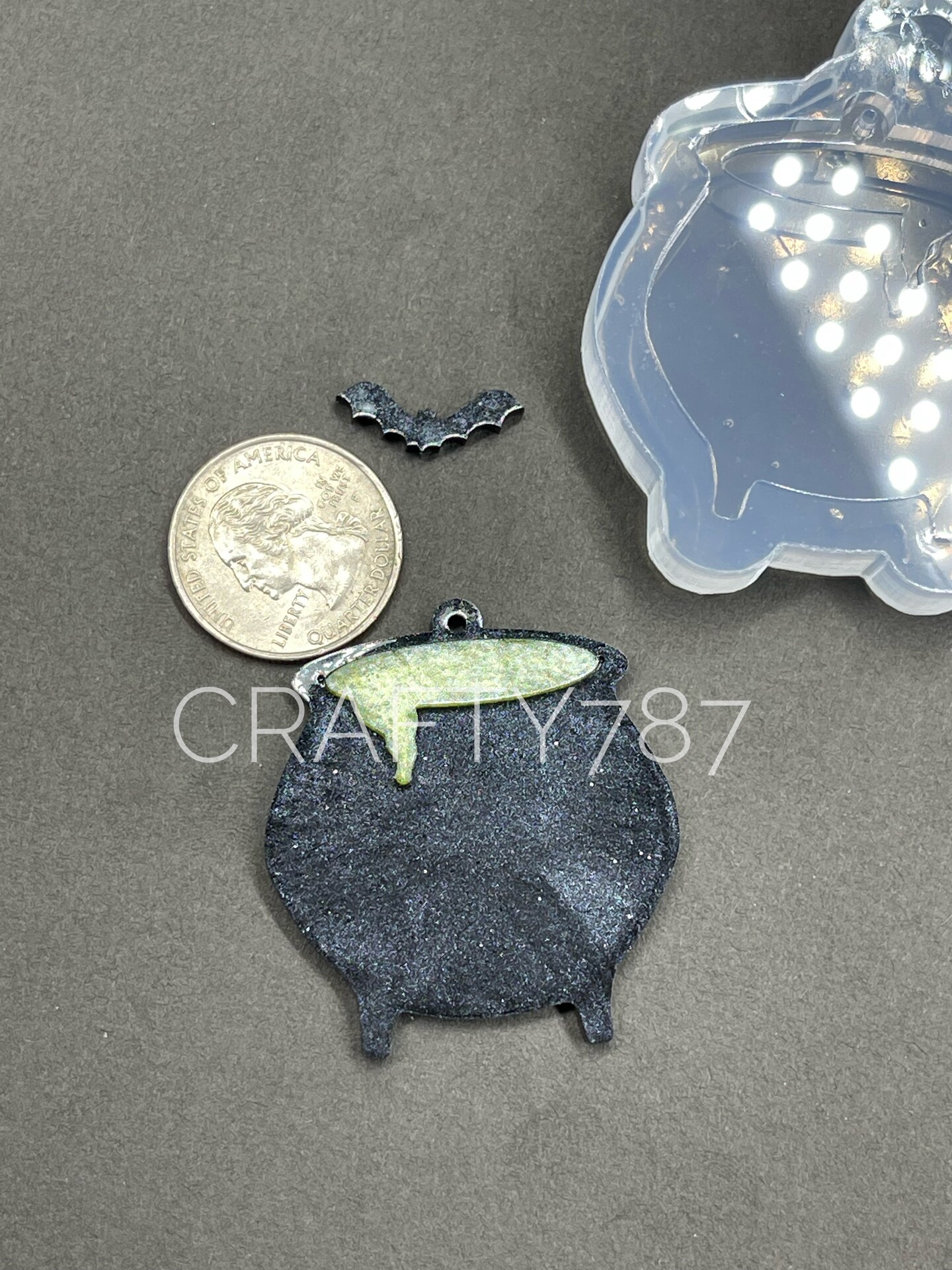 Witch Cauldron Dangle Earring Mold Bonus Bats(C4)