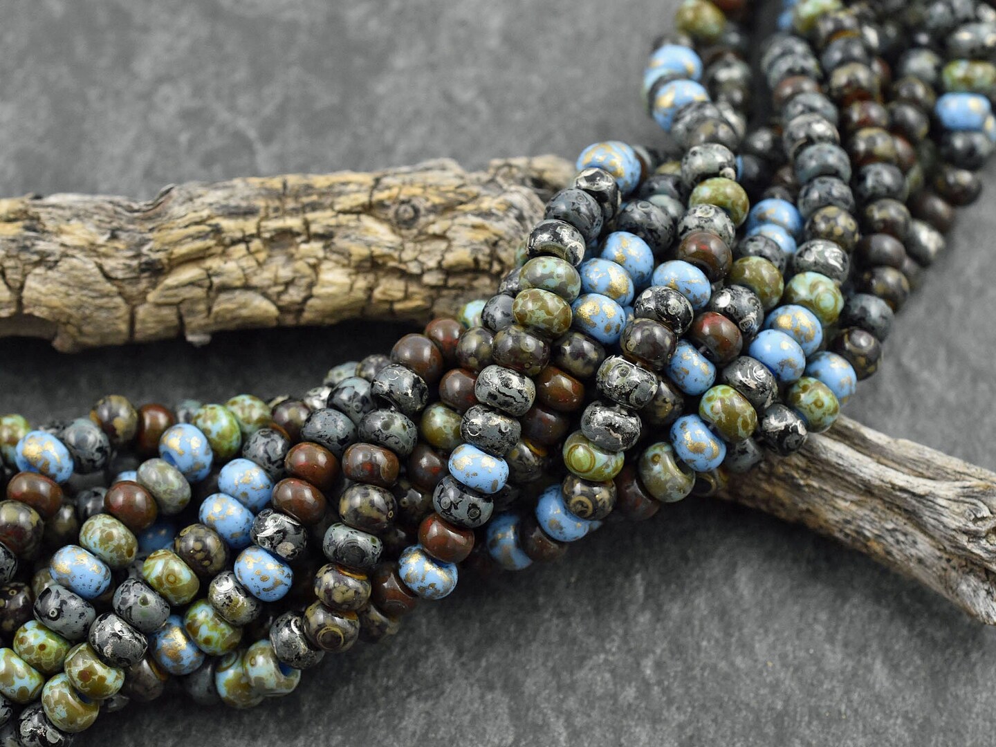 2/0 Aged Nyx Picasso Mix Seed Beads (19&#x27; Strand)