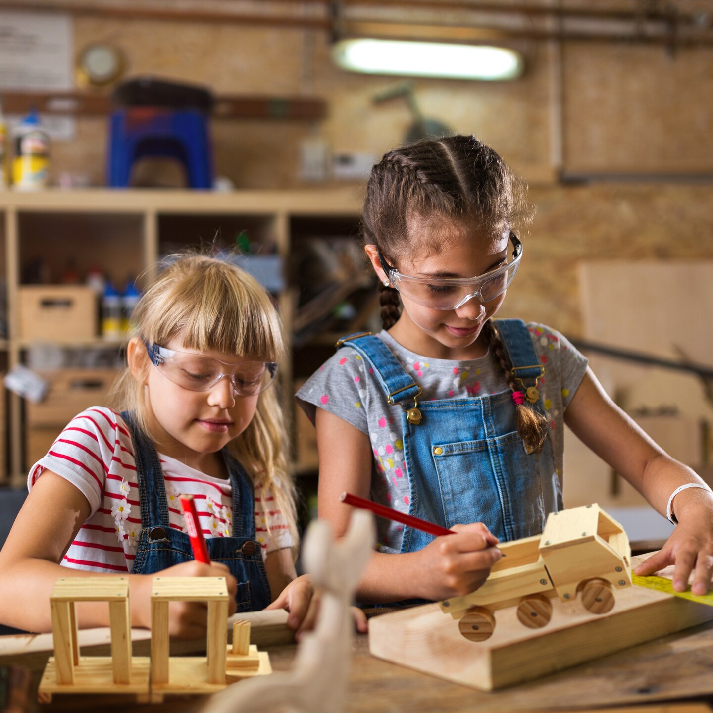Woodworking Kit for Kids: Kraftic Woodworking Building Kit - Science Shop  For Kids