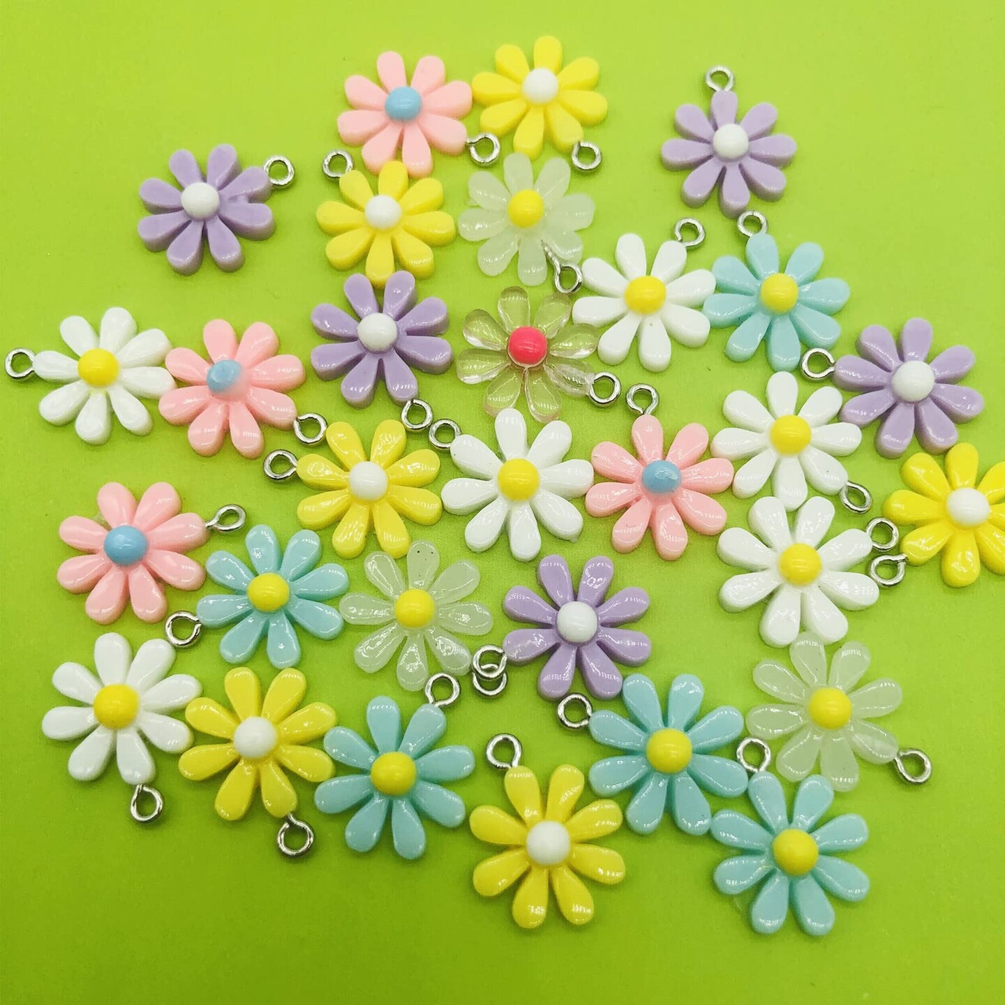 30 Pieces Daisy Flower Pendant Charms Colorful Resin Jewelry Making Ornament DIY Pendant Making Charm for Bracelet Necklace Earrings Keychain Craft