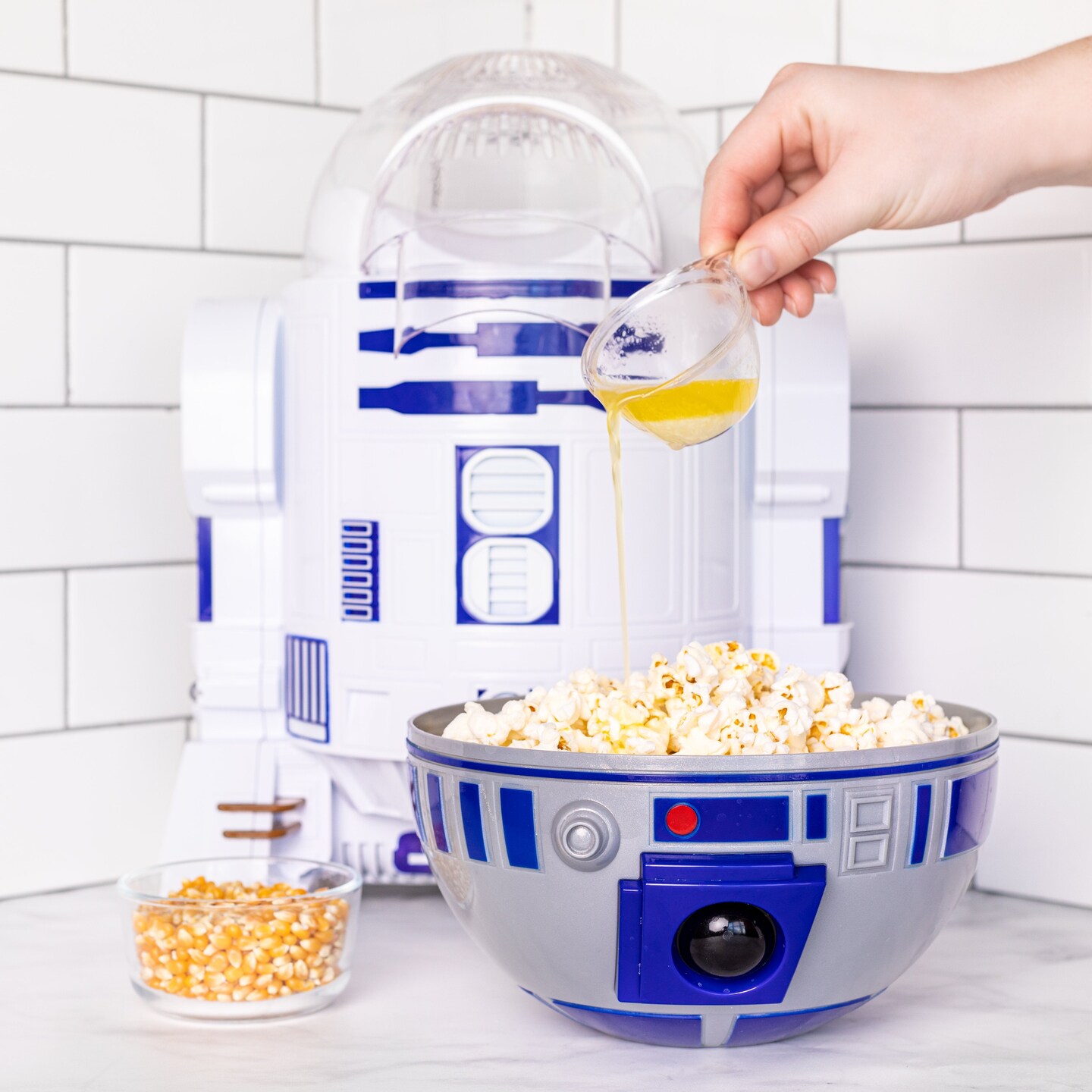 Uncanny Brands Star Wars R2D2 Popcorn Maker