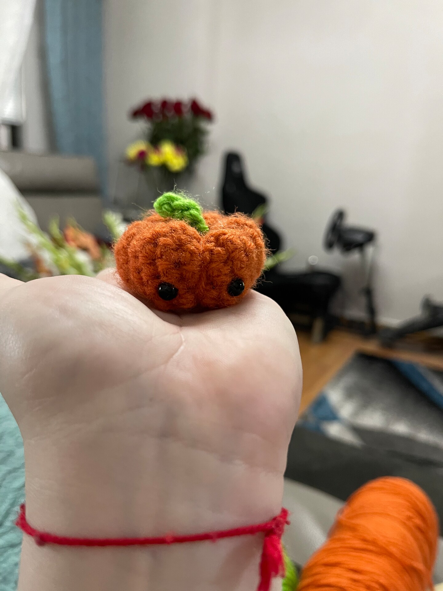 Crocheting miniature pumpkin amigurumi image 3