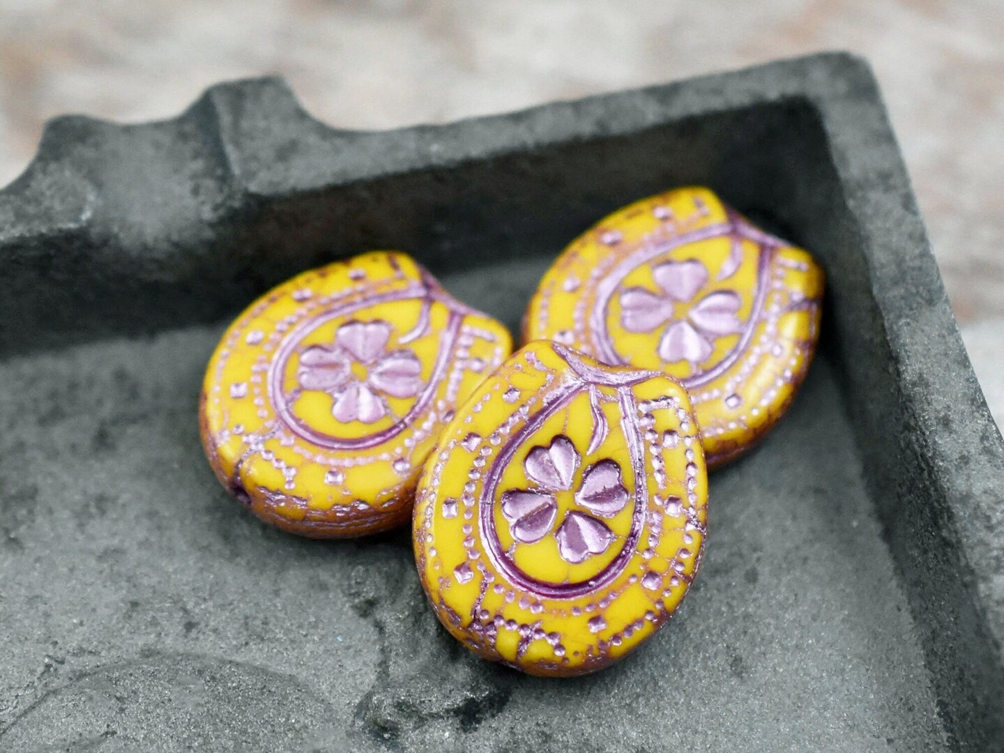 2 21x18mm Metallic Pink Washed Sunflower Yellow Lucky Horseshoe Beads