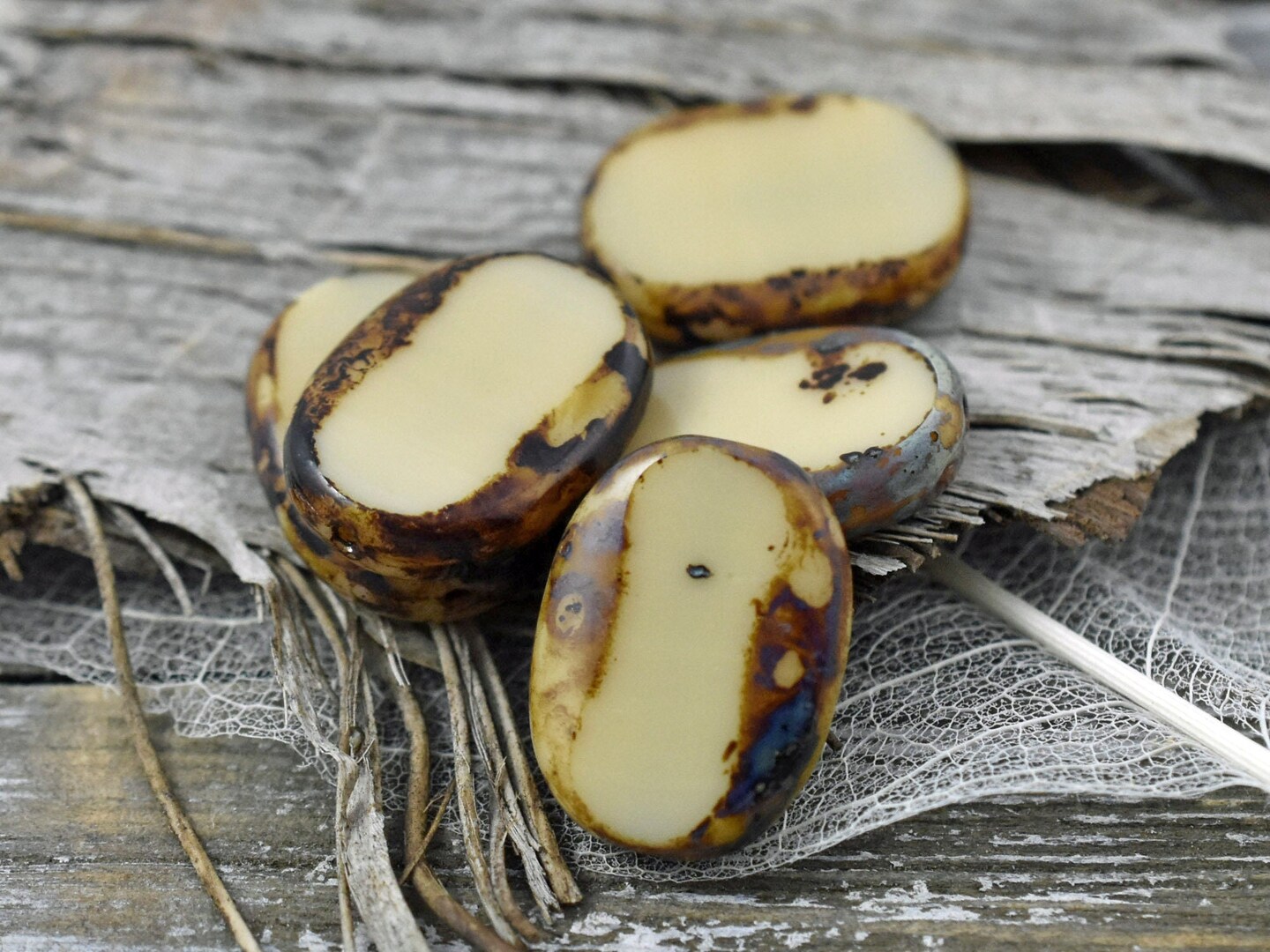 14x19mm Beige Picasso Table Cut Oval Beads