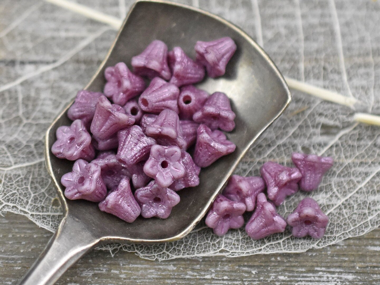 *30* 5x6mm Etched Lilac Bell Flower Beads