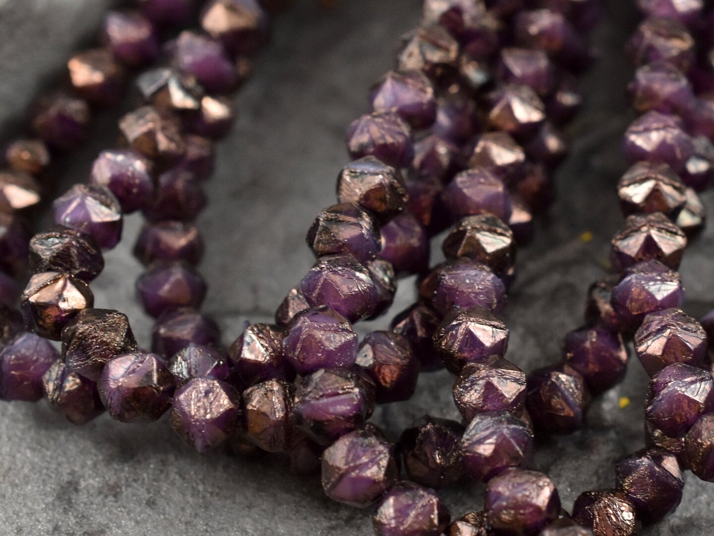 *50* 4mm Bronze Washed Purple Pansy English Cut Round Beads