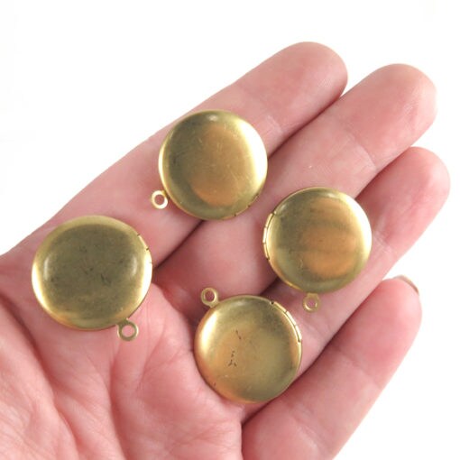 Vintage Brass Engraving Circle Locket ~ 20mm X 24mm (6x) (V495)
