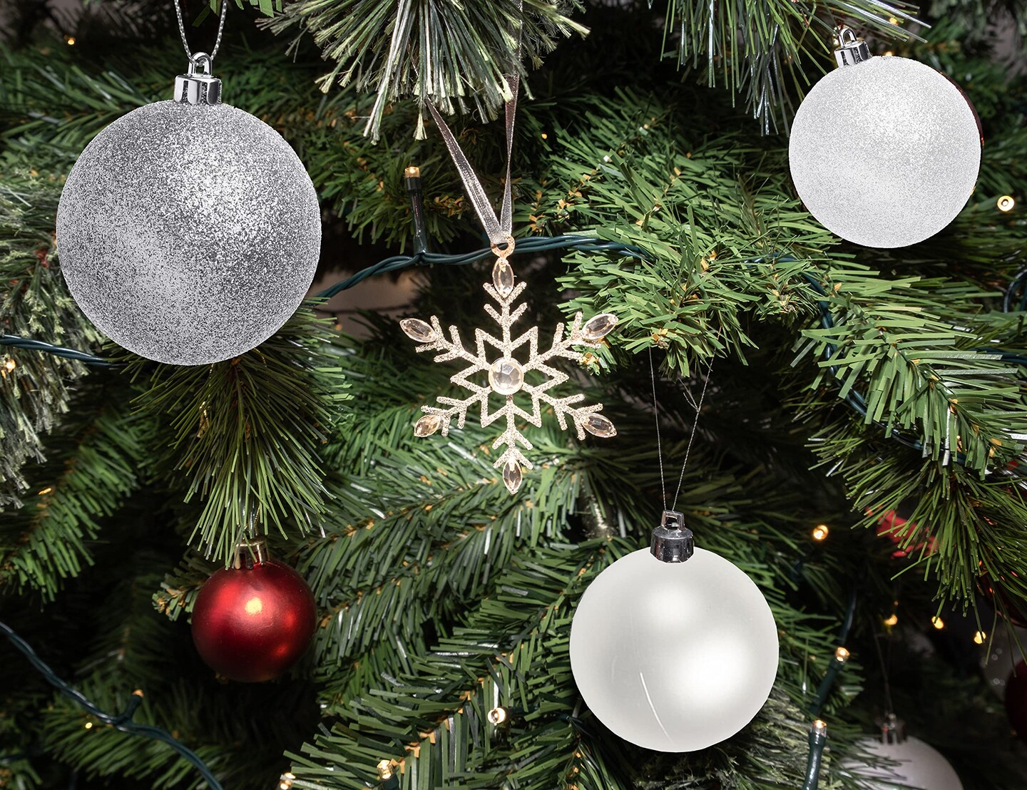 R N&#x27; D Toys 100 Silver and White Christmas Ornament Balls Shatterproof + 100 Metal Ornament Hooks, Hanging Ornaments for Indoor/Outdoor Christmas Tree, Holiday Party, Home D&#xE9;cor