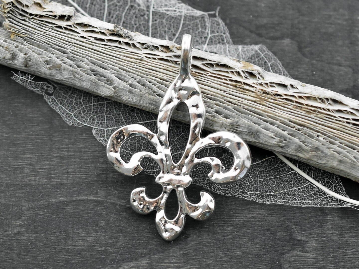 64x45mm Antique Silver Hammered Fleur De Lis Pendant