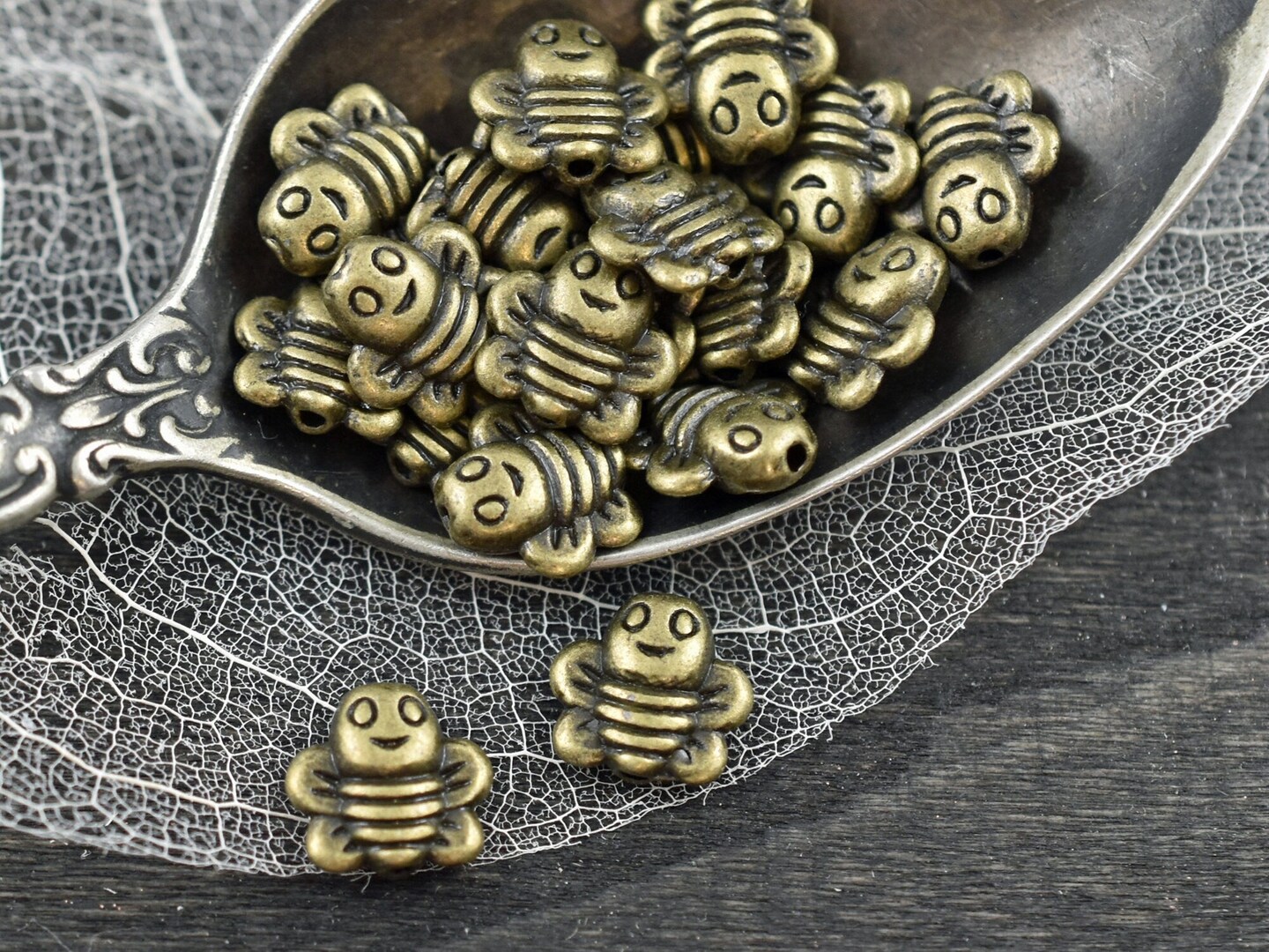 *20* 9mm Antique Bronze Bee Beads