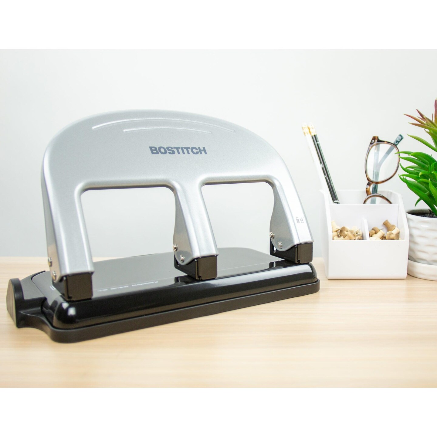 EZ Squeeze&#x2122; 3-Hole Punch, 40 Sheets, Silver